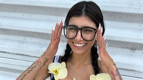 mia klafia porno|Mia Khalifa Porn Videos 